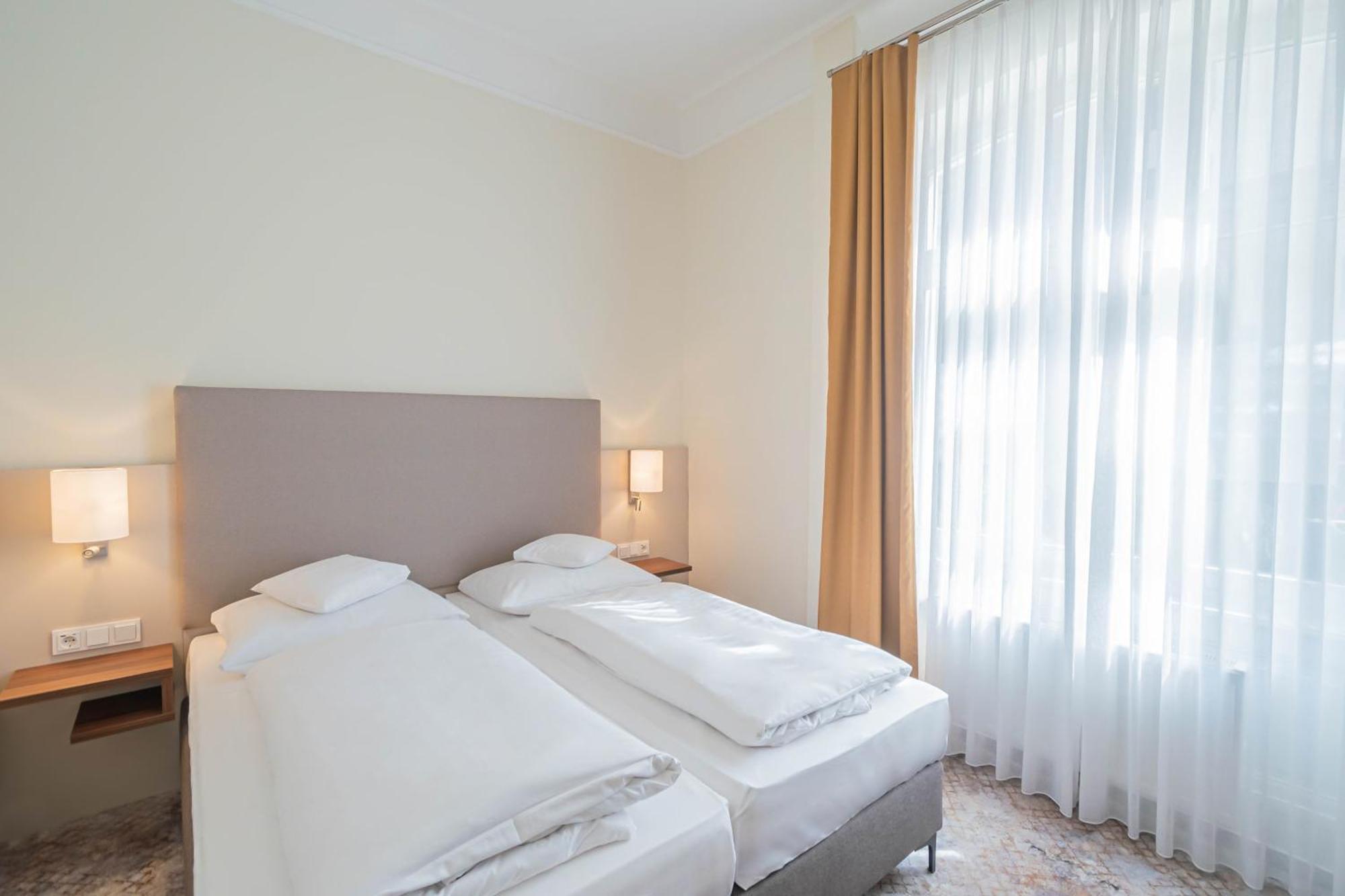 Hotel Villa Am Kurpark Бад-Хомбург-фор-дер-Хёэ Номер фото